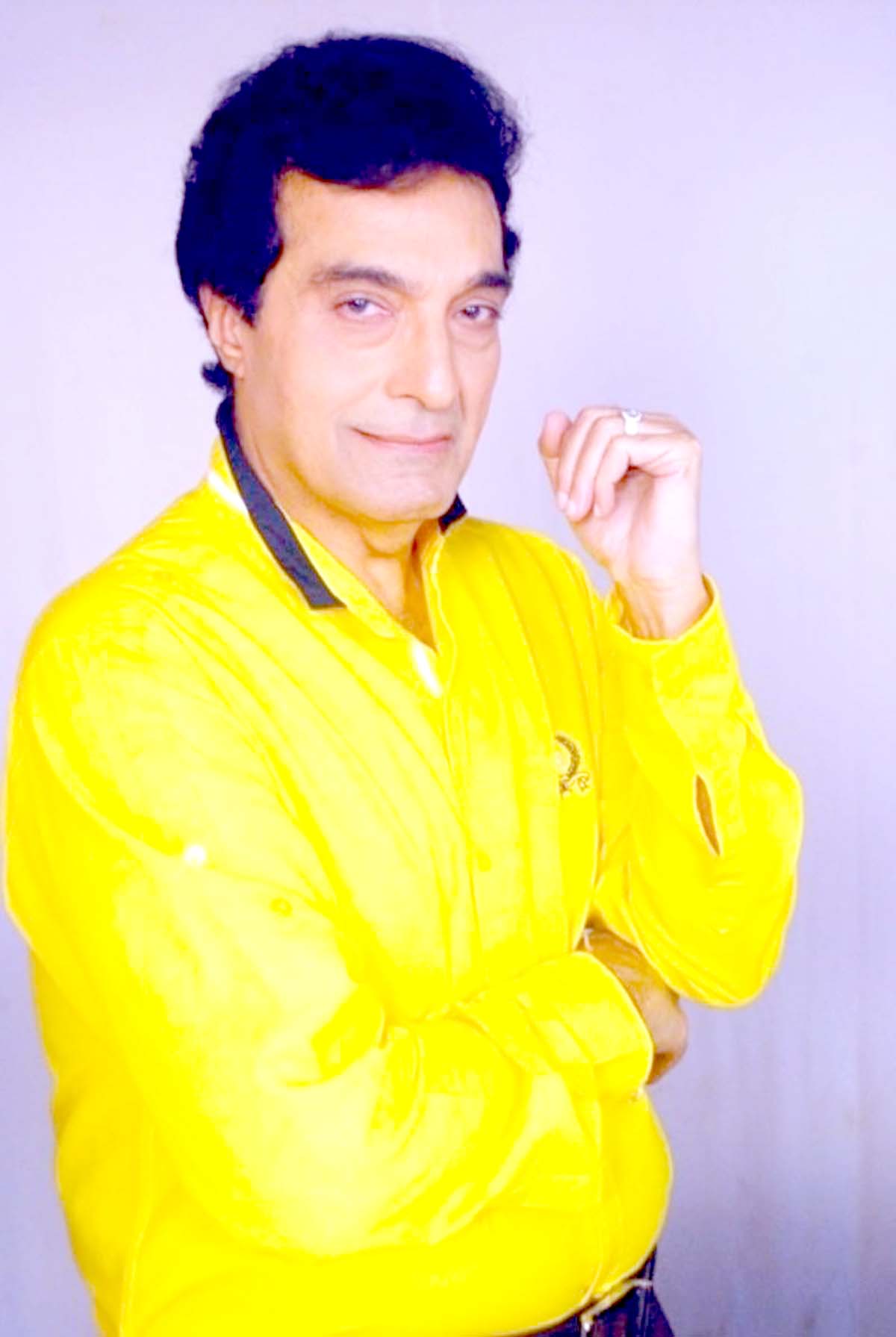 Veteran actor and producer Dheeraj Kumar passes away.